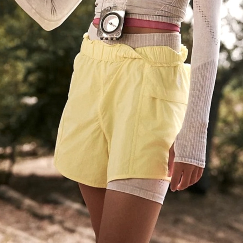 🆕 Free People Movement In the Wild Yellow Shorts - Picture 4 of 4